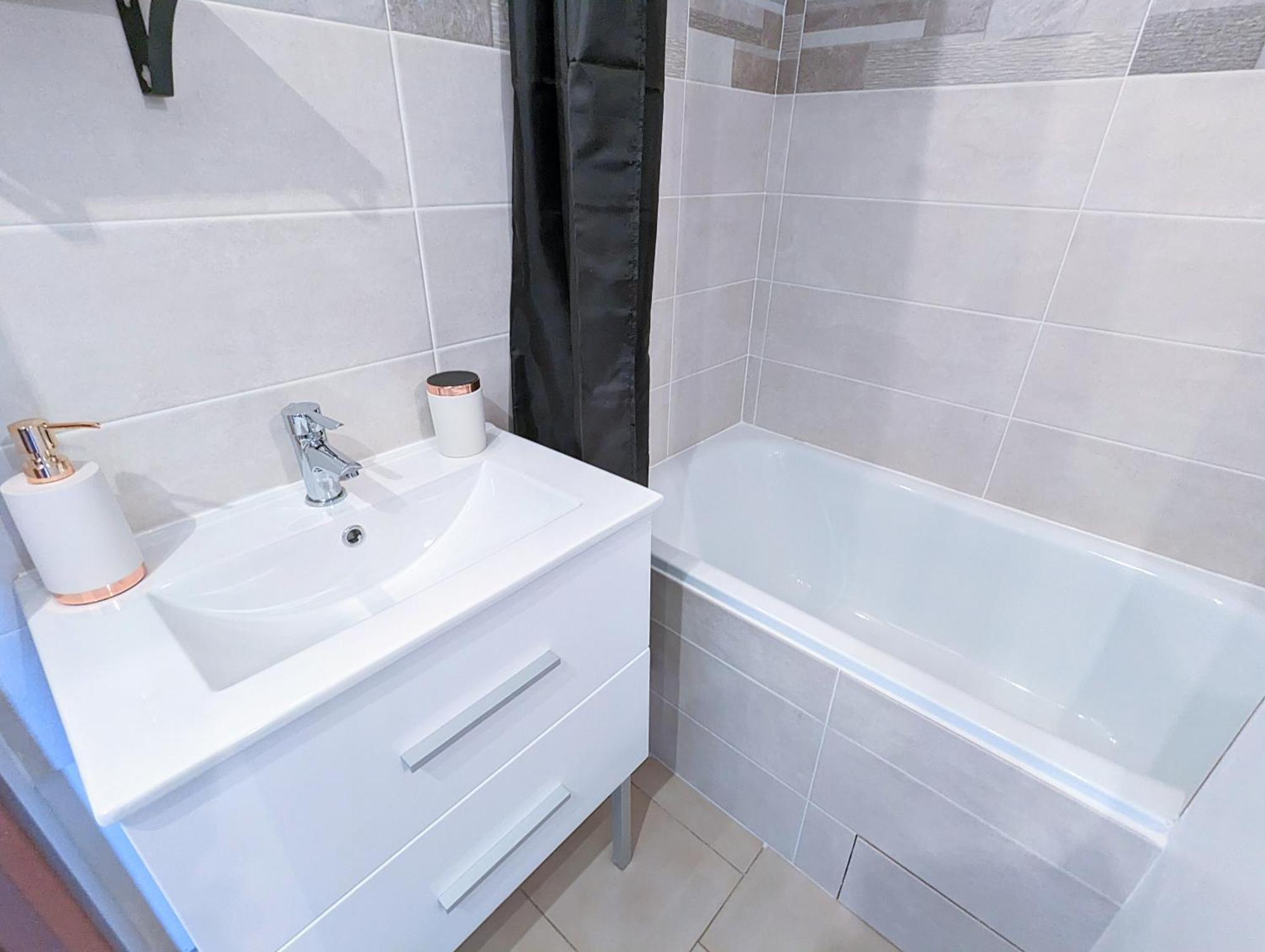Appartement Au Calme + Parking آجد المظهر الخارجي الصورة