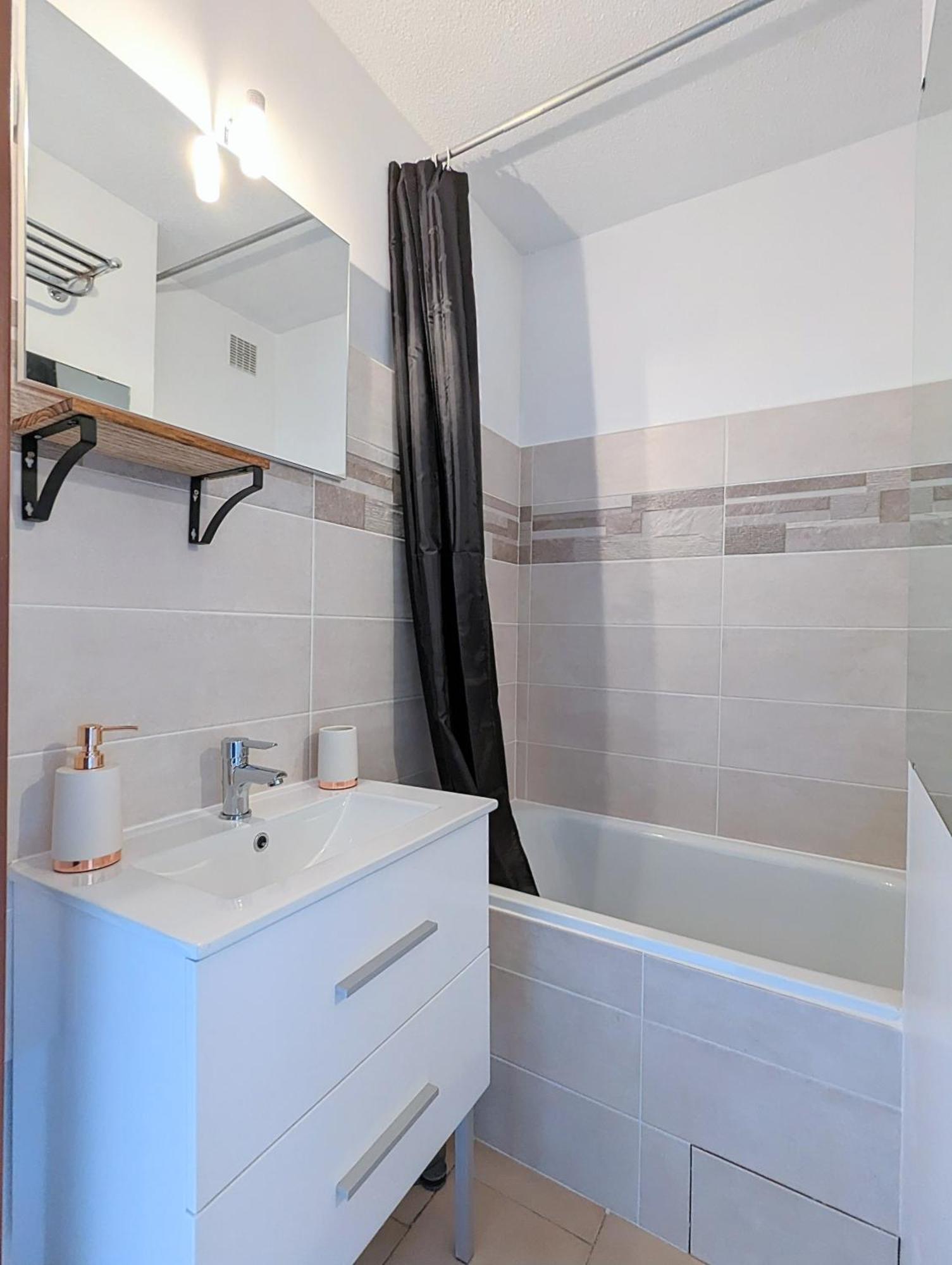 Appartement Au Calme + Parking آجد المظهر الخارجي الصورة